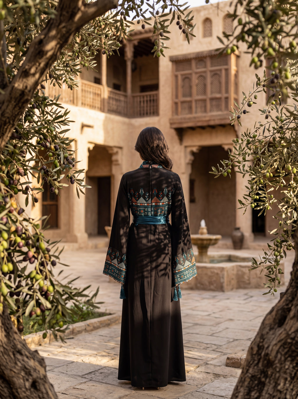 Jenin Thobe - Black