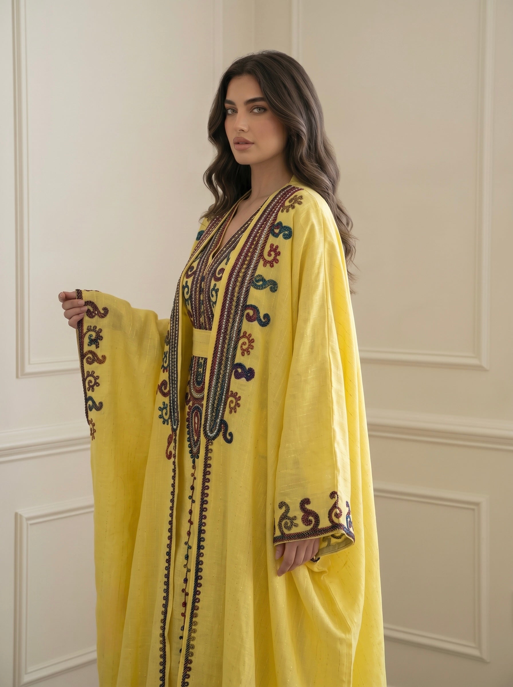 Lubna abaya